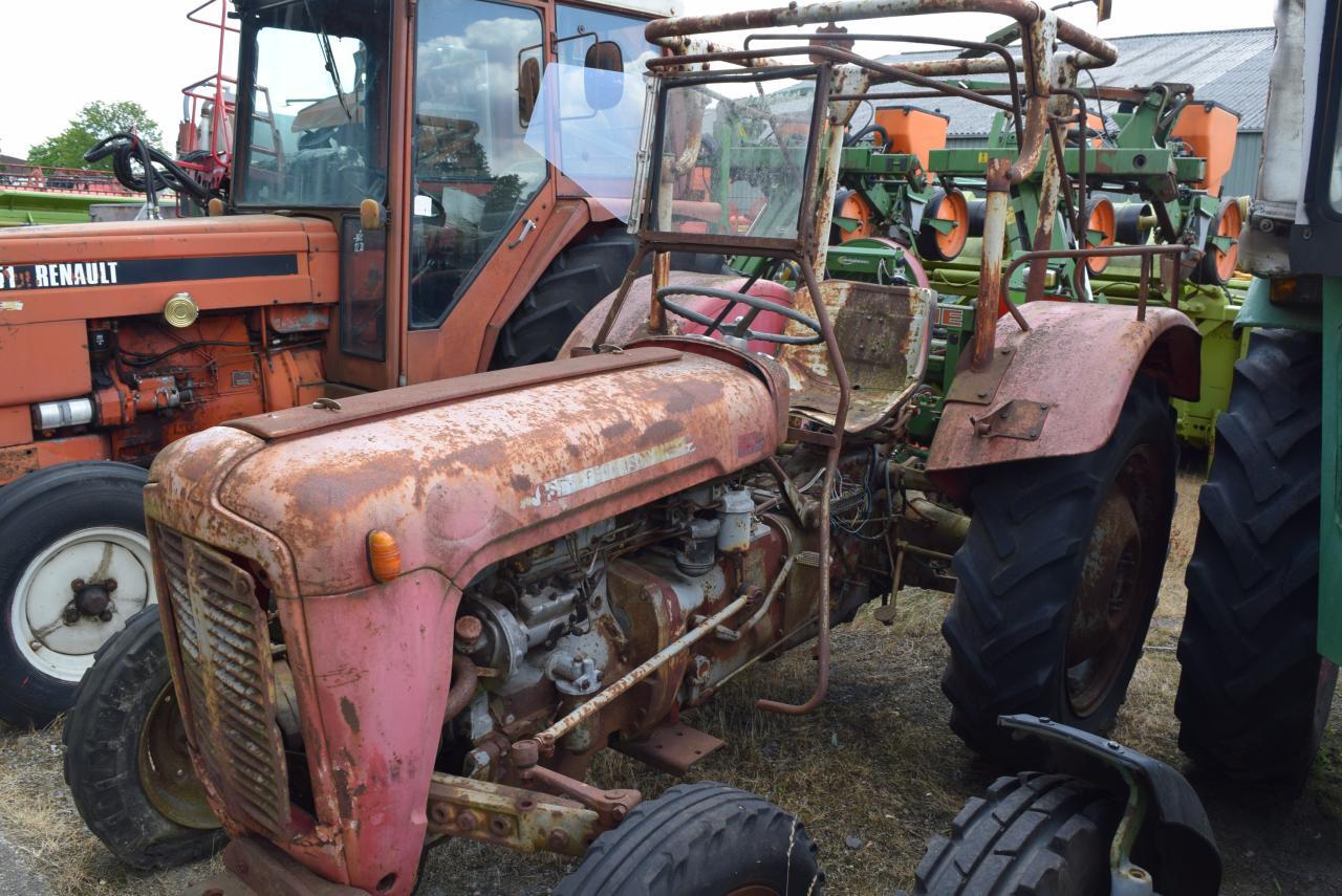 Massey Ferguson MF 35 - Máy cày: hình 2 Massey Ferguson MF 35 - Máy cày: hình 2