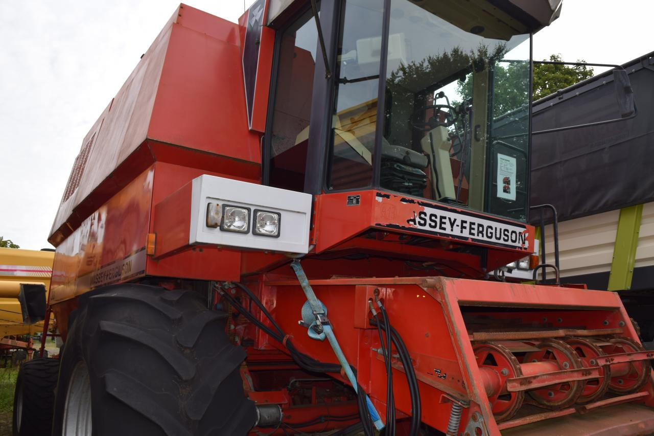 Massey Ferguson MF 38 - Máy gặt đập: hình 2 Massey Ferguson MF 38 - Máy gặt đập: hình 2