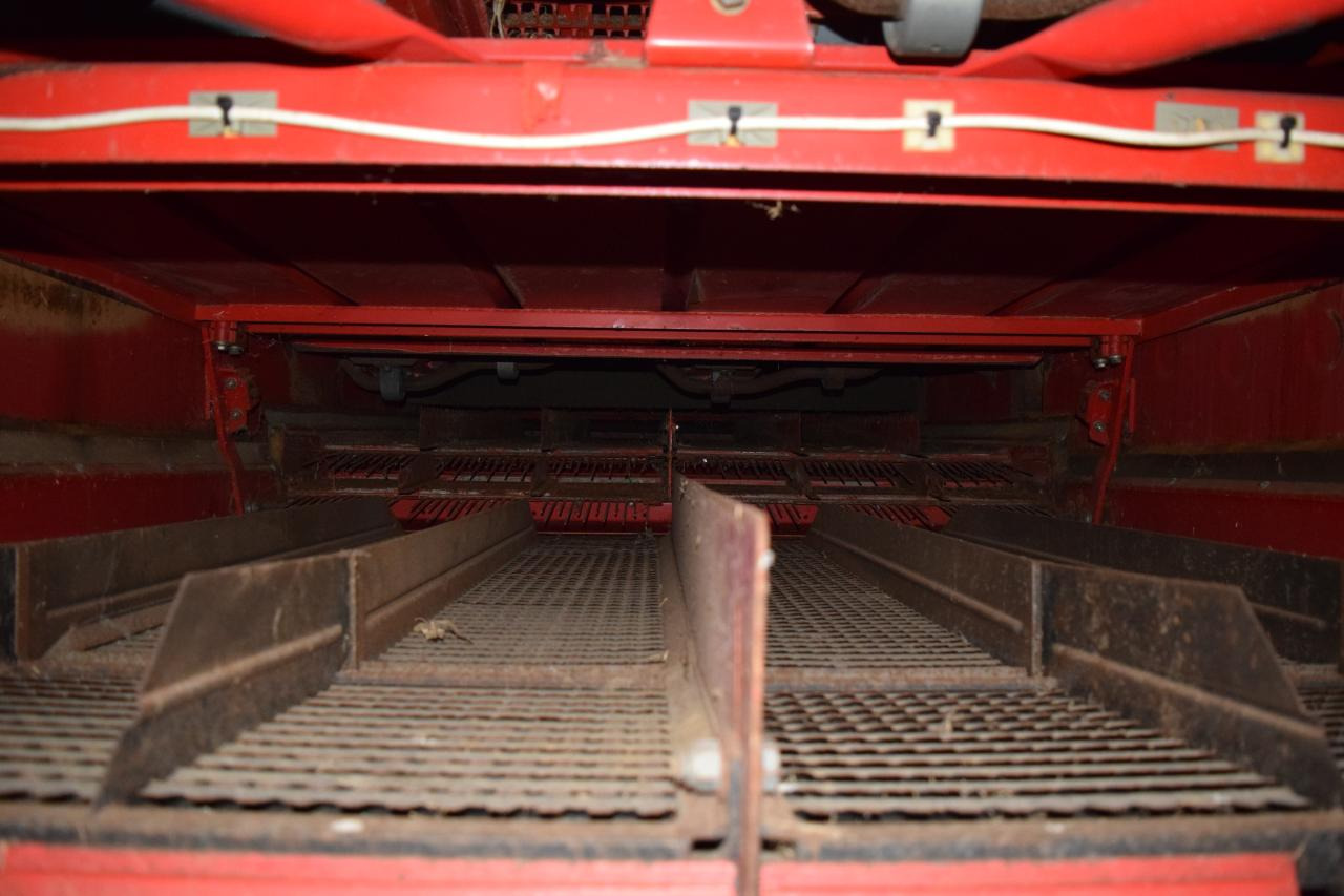 Massey Ferguson MF 40 RS - Máy gặt đập: hình 4 Massey Ferguson MF 40 RS - Máy gặt đập: hình 4