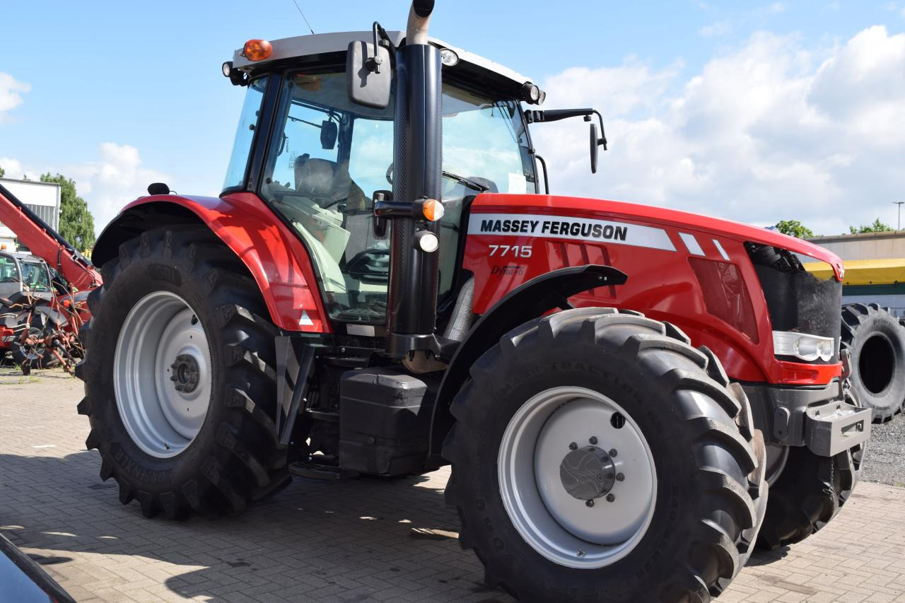Massey Ferguson MF 7715 Dyna-6 - Máy cày: hình 1 Massey Ferguson MF 7715 Dyna-6 - Máy cày: hình 1