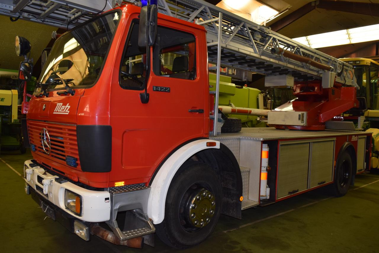 Mercedes-Benz 1422 F 4x2 DLK 23 12 Drehleiter - Xe tải nâng móc: hình 3 Mercedes-Benz 1422 F 4x2 DLK 23 12 Drehleiter - Xe tải nâng móc: hình 3