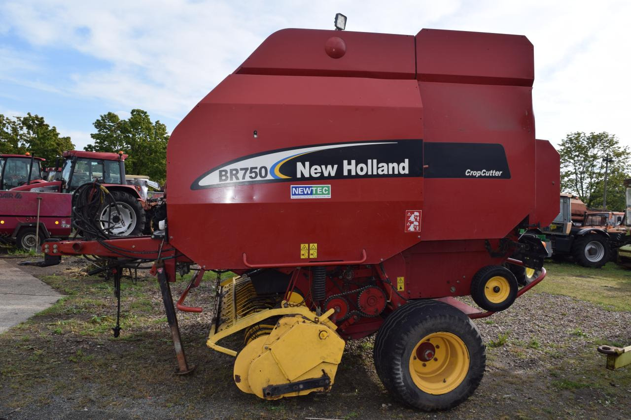 New Holland BR 750 CropCutter - Máy đóng kiện tròn: hình 4 New Holland BR 750 CropCutter - Máy đóng kiện tròn: hình 4