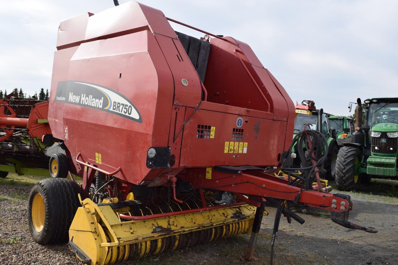 New Holland BR 750 CropCutter - Máy đóng kiện tròn: hình 2 New Holland BR 750 CropCutter - Máy đóng kiện tròn: hình 2
