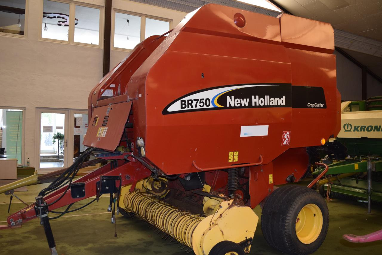 New Holland BR 750 CropCutter - Máy đóng kiện tròn: hình 2 New Holland BR 750 CropCutter - Máy đóng kiện tròn: hình 2