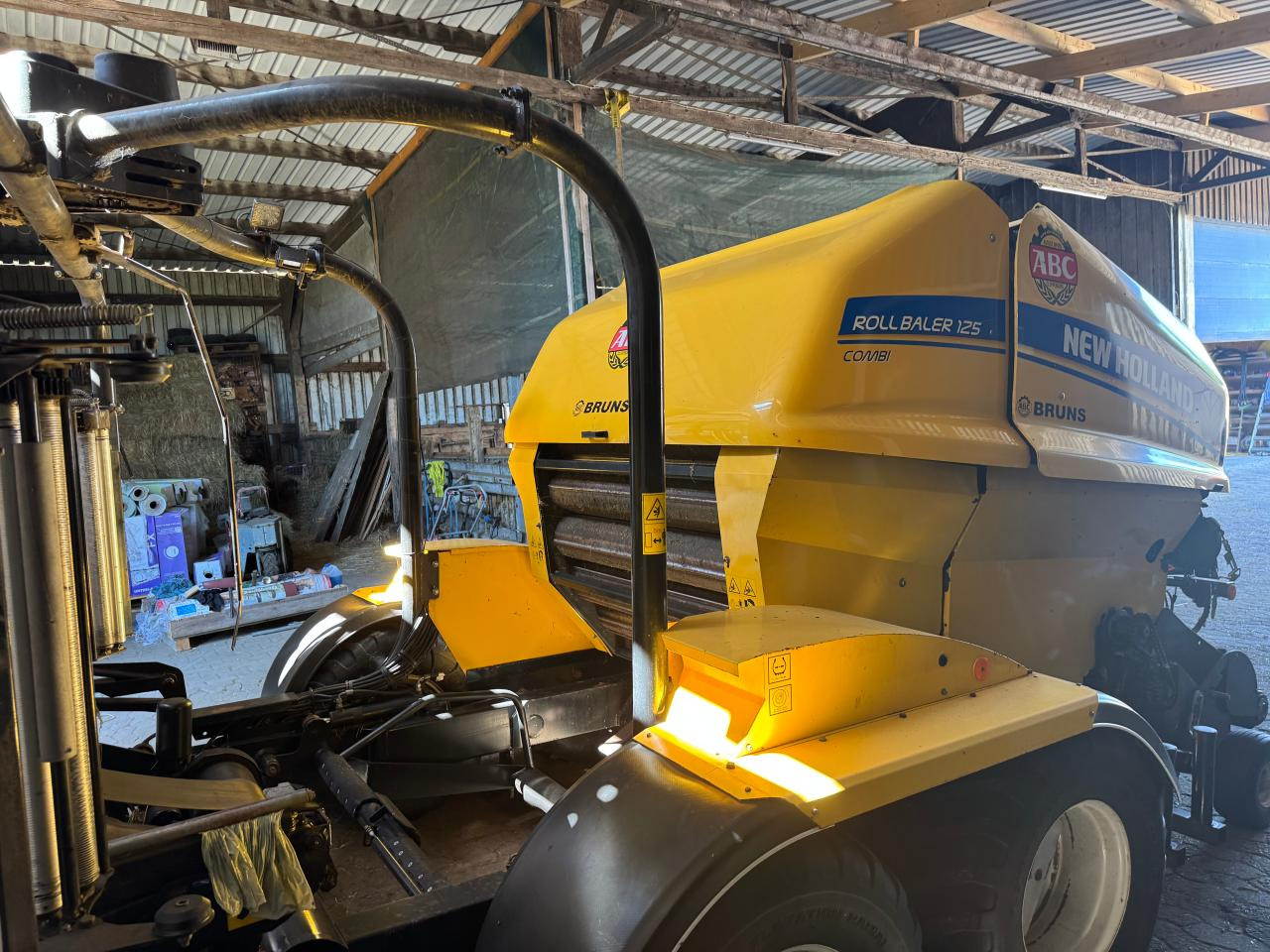 New Holland Rooll Baler 125 Combi - Máy đóng kiện tròn: hình 5 New Holland Rooll Baler 125 Combi - Máy đóng kiện tròn: hình 5