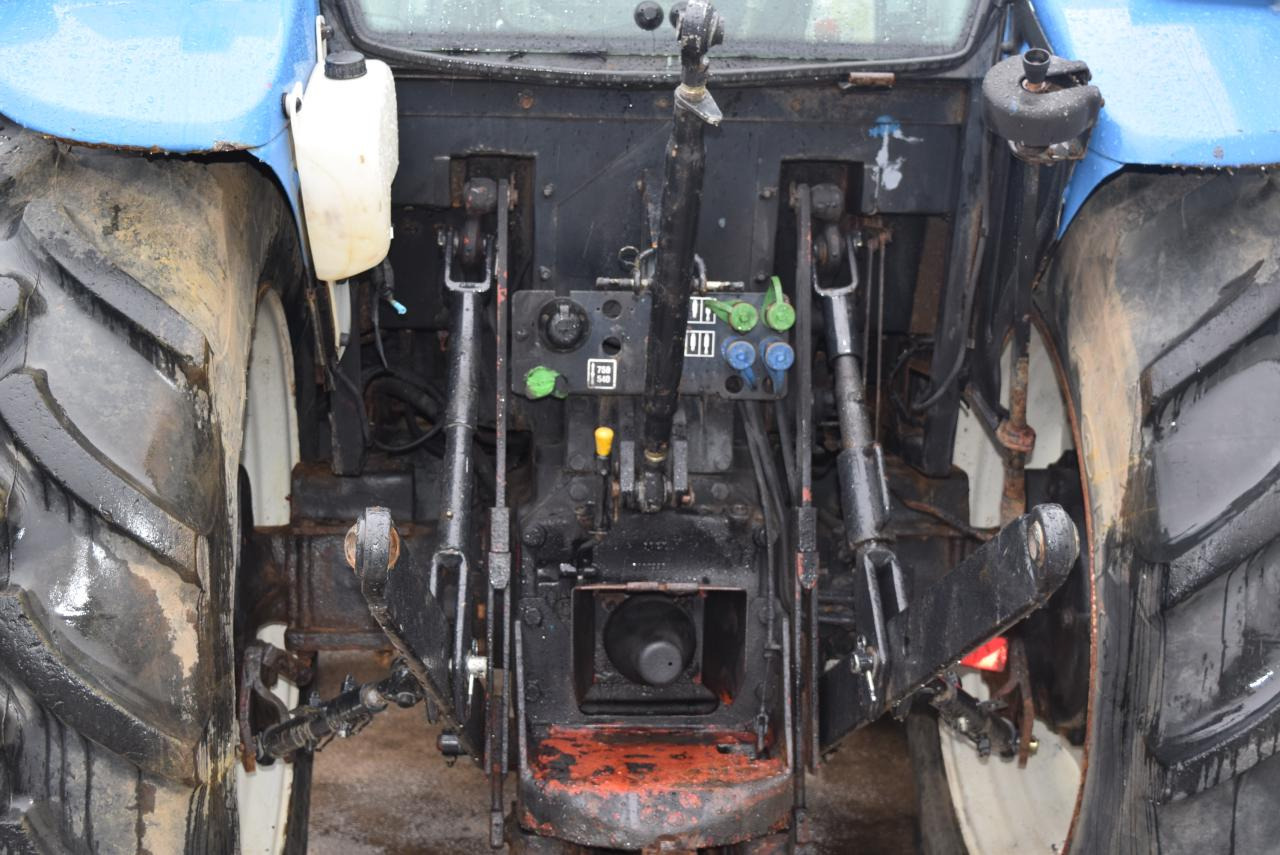 New Holland TD 5040 - Máy cày: hình 4 New Holland TD 5040 - Máy cày: hình 4