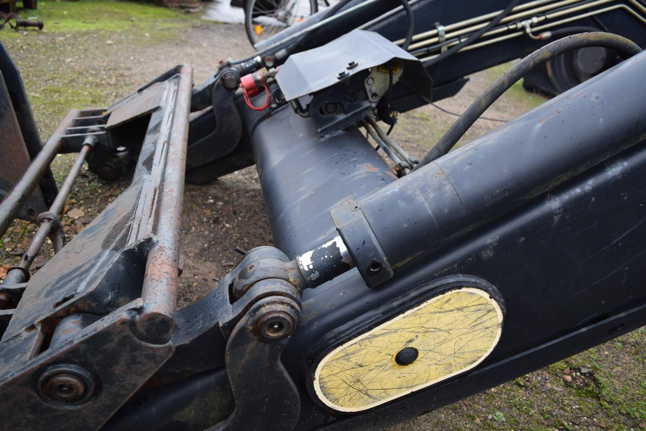 Stoll Robust F71 - Máy chất hàng trước cho máy cày: hình 4 Stoll Robust F71 - Máy chất hàng trước cho máy cày: hình 4