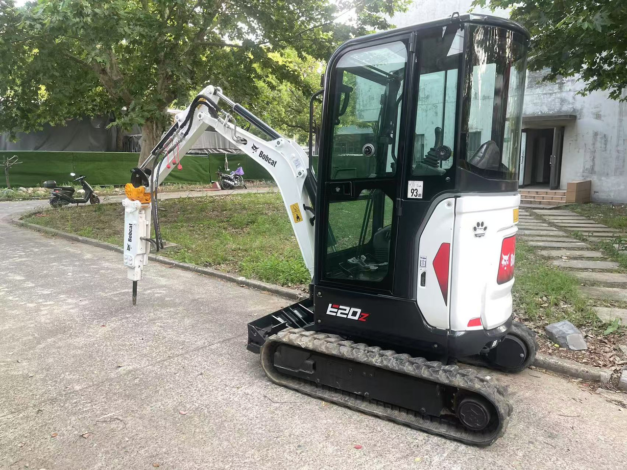 BOBCAT E20Z - Máy xúc mini: hình 1 BOBCAT E20Z - Máy xúc mini: hình 1