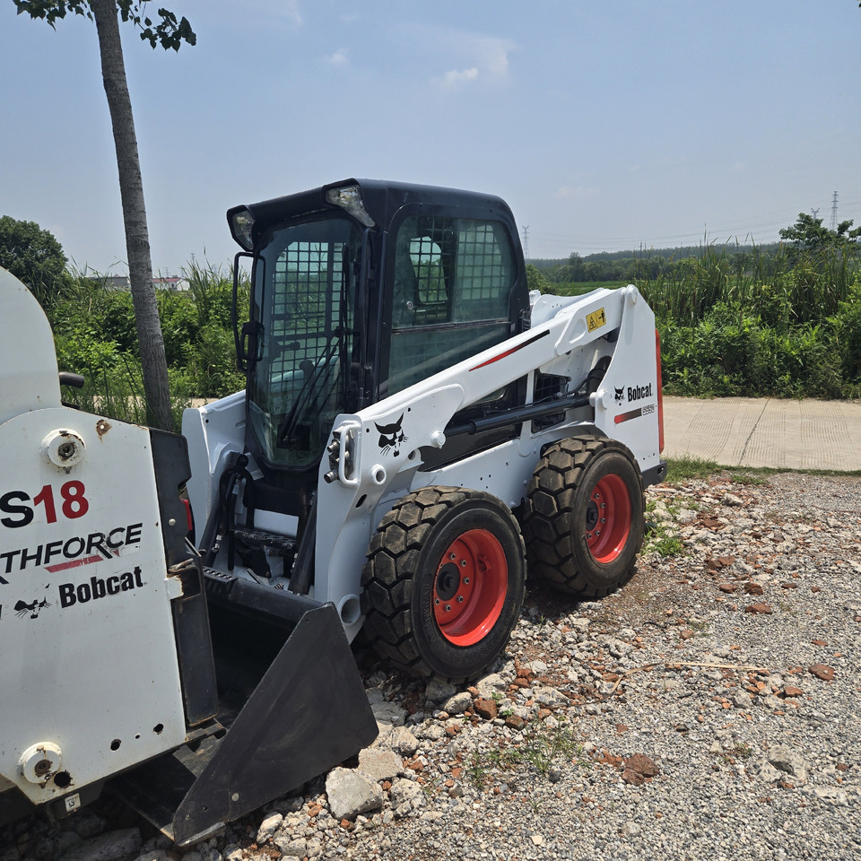 BOBCAT S550 - Máy xúc lật đa năng: hình 4 BOBCAT S550 - Máy xúc lật đa năng: hình 4