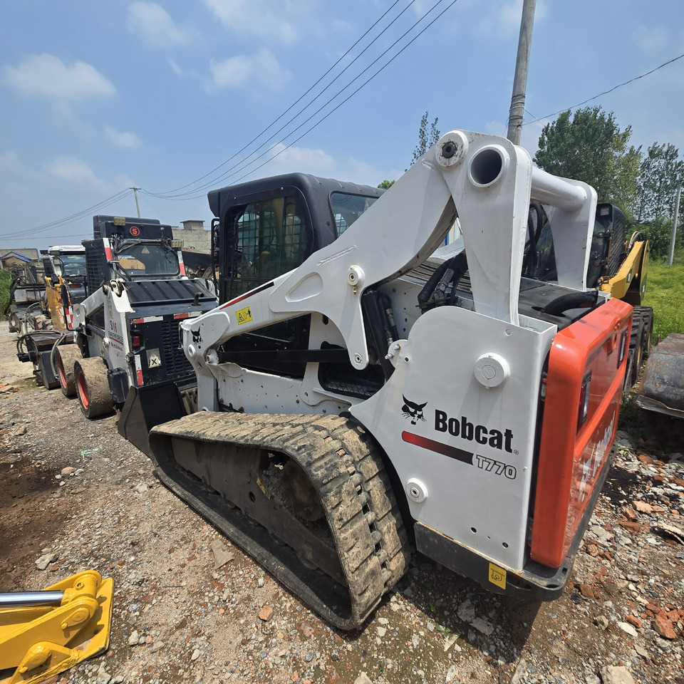 BOBCAT T770 - Máy xúc lật đa năng: hình 1 BOBCAT T770 - Máy xúc lật đa năng: hình 1