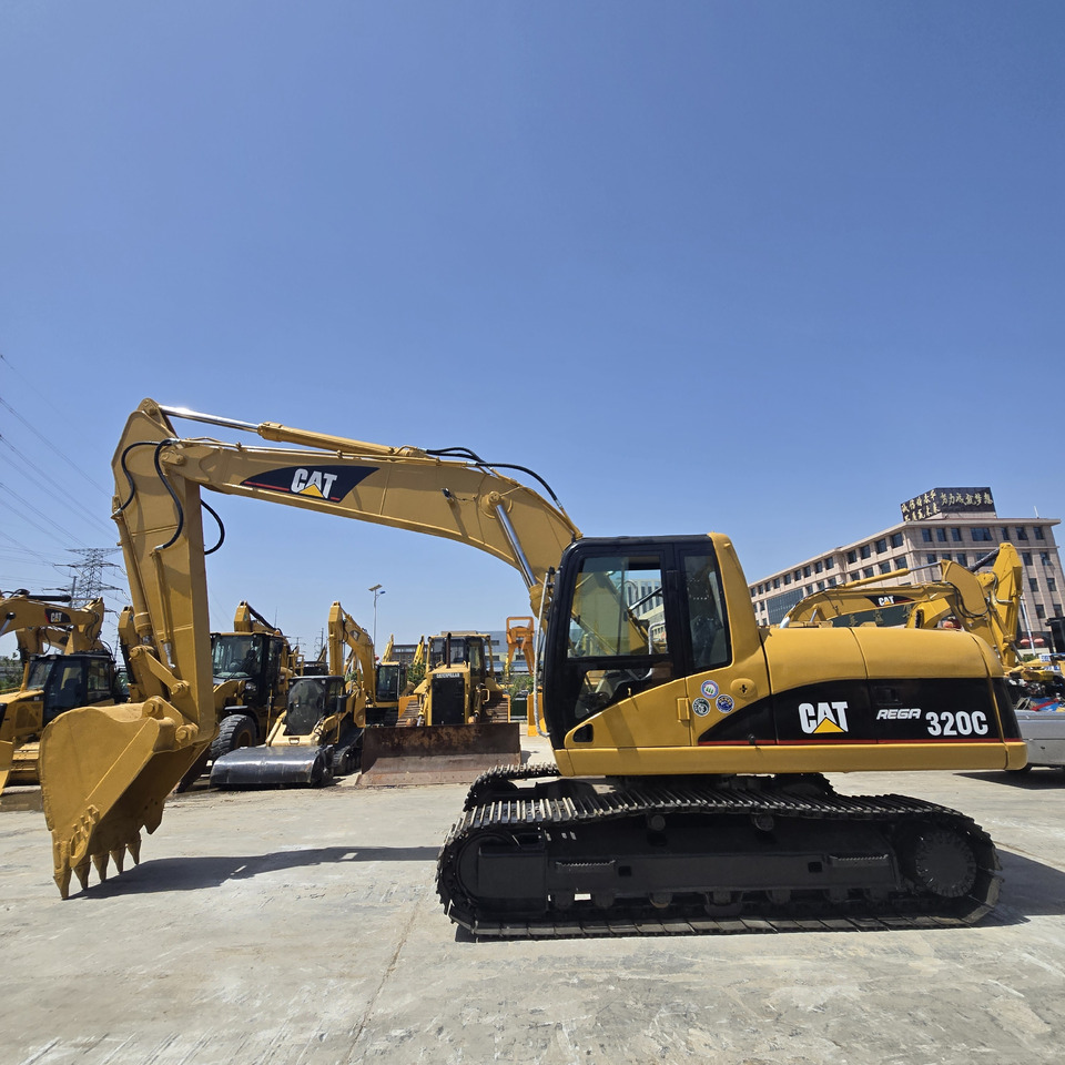 CAT 320C - Máy xúc bánh xích: hình 1 CAT 320C - Máy xúc bánh xích: hình 1