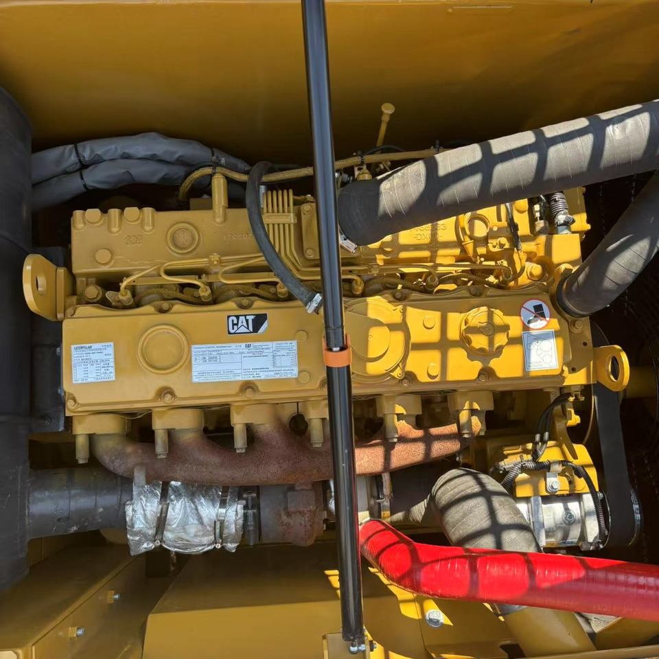 CAT 320D2L - Máy xúc bánh xích: hình 2 CAT 320D2L - Máy xúc bánh xích: hình 2