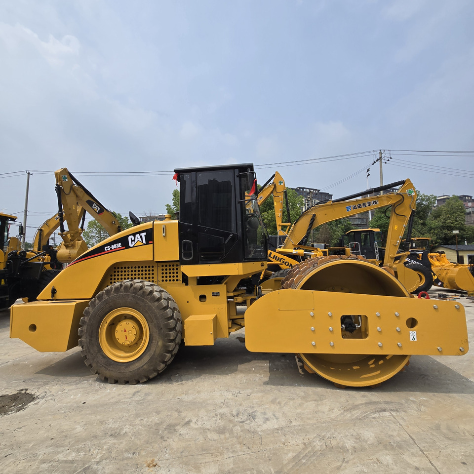 CAT CS683E - Máy đầm: hình 3 CAT CS683E - Máy đầm: hình 3