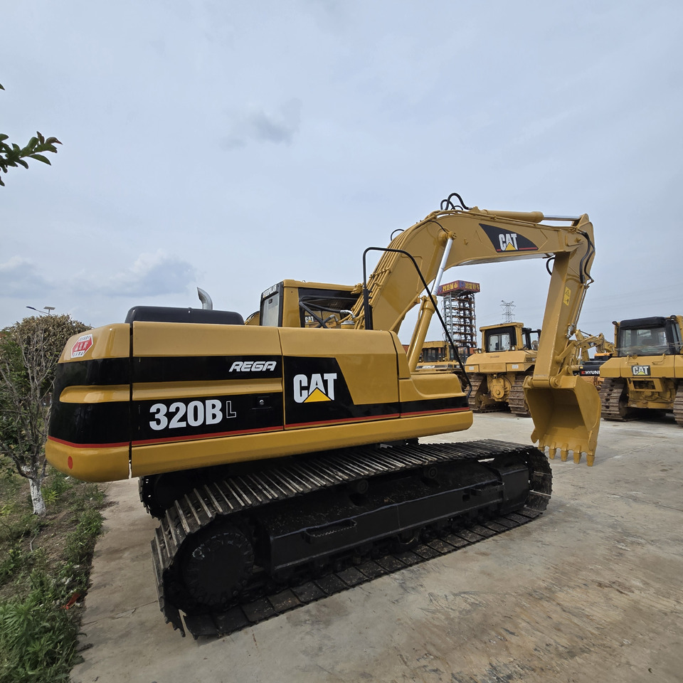CATERPILLAR 320BL - Máy xúc bánh xích: hình 3 CATERPILLAR 320BL - Máy xúc bánh xích: hình 3