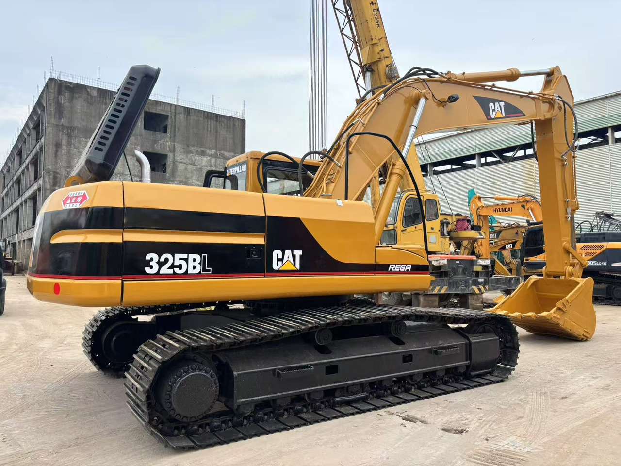 CATERPILLAR 325B - Máy xúc bánh xích: hình 2 CATERPILLAR 325B - Máy xúc bánh xích: hình 2