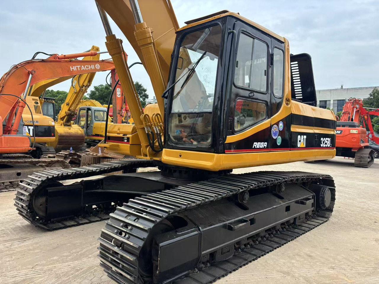 CATERPILLAR 325B - Máy xúc bánh xích: hình 4 CATERPILLAR 325B - Máy xúc bánh xích: hình 4