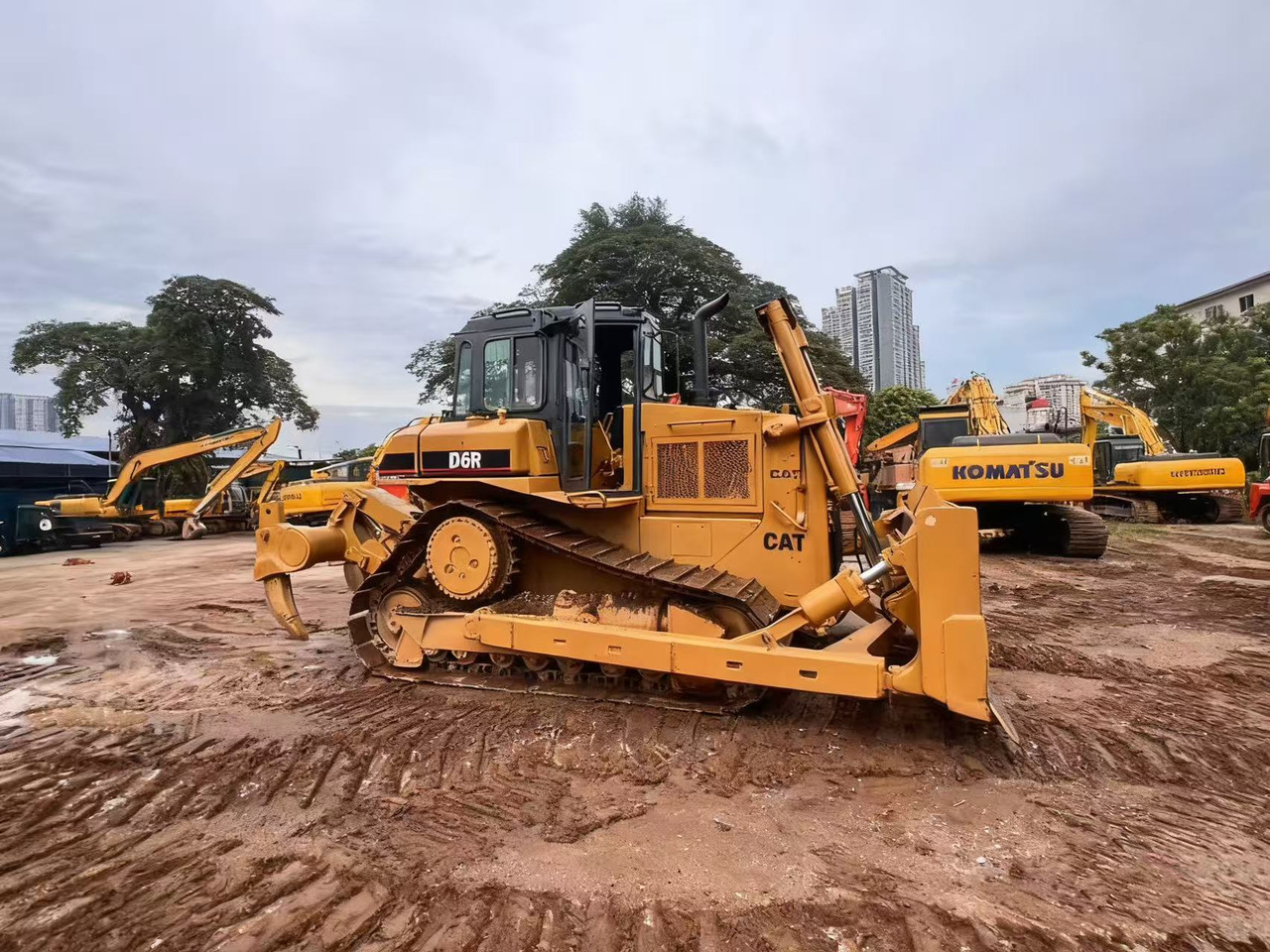 CATERPILLAR D6R - Máy ủi: hình 2 CATERPILLAR D6R - Máy ủi: hình 2