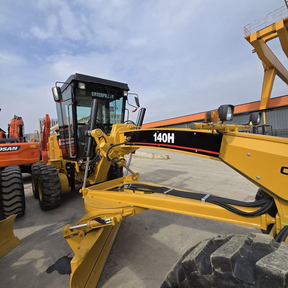 Caterpillar 140H - Máy san: hình 4 Caterpillar 140H - Máy san: hình 4
