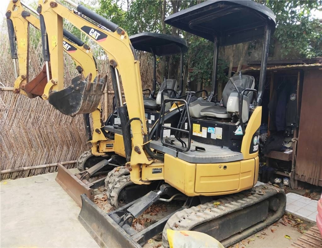 Caterpillar 302C - Máy xúc mini: hình 4 Caterpillar 302C - Máy xúc mini: hình 4