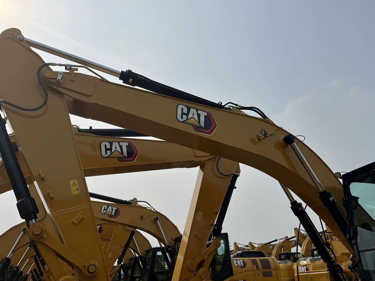 Caterpillar 320GX New machine - Máy xúc bánh xích: hình 2 Caterpillar 320GX New machine - Máy xúc bánh xích: hình 2