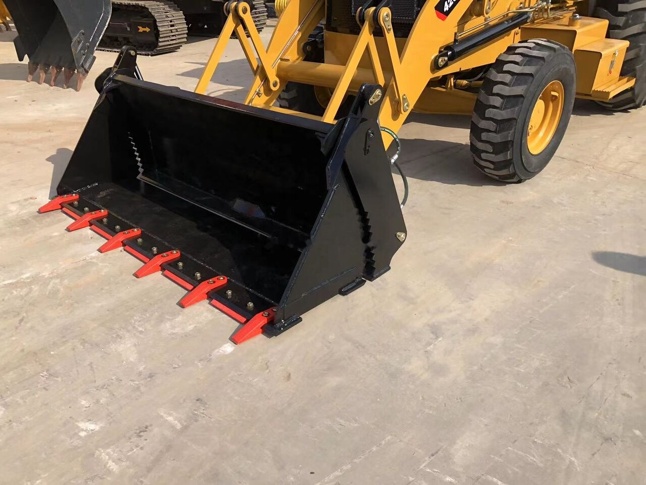 Caterpillar 420F - Máy xúc trước múc sau: hình 5 Caterpillar 420F - Máy xúc trước múc sau: hình 5