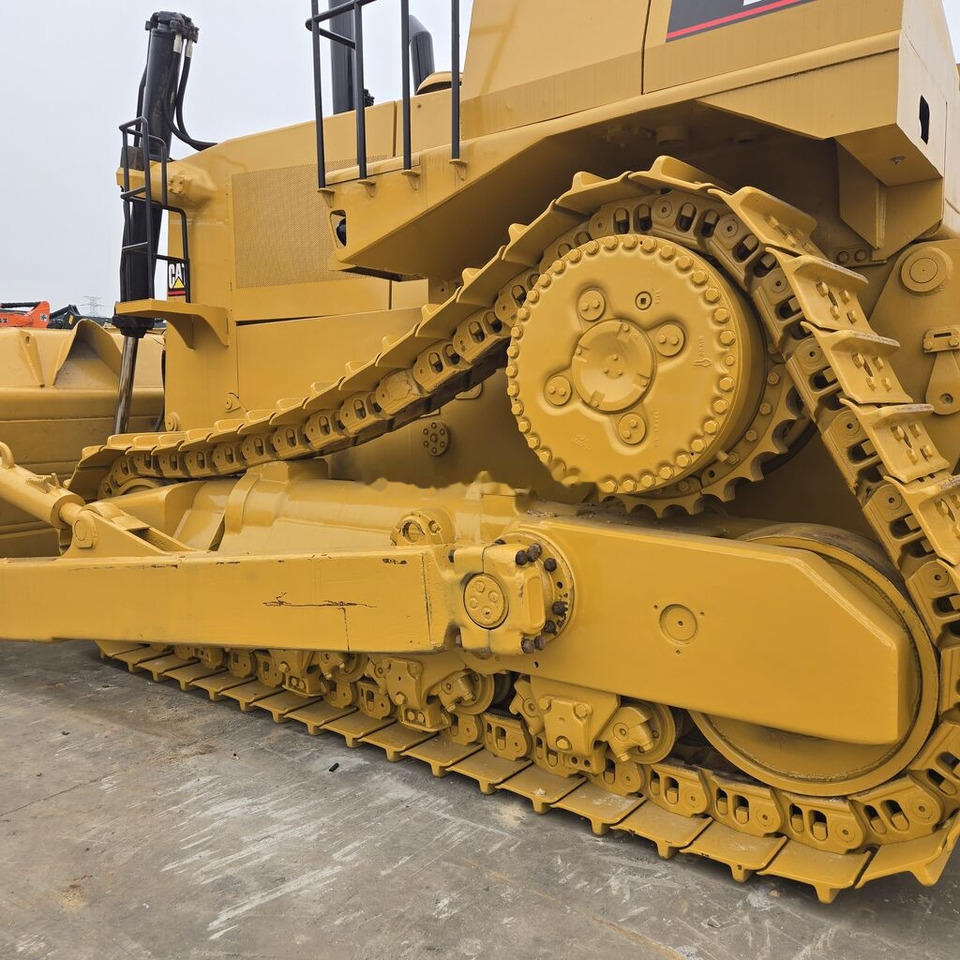 Caterpillar D10R - Máy ủi: hình 3 Caterpillar D10R - Máy ủi: hình 3