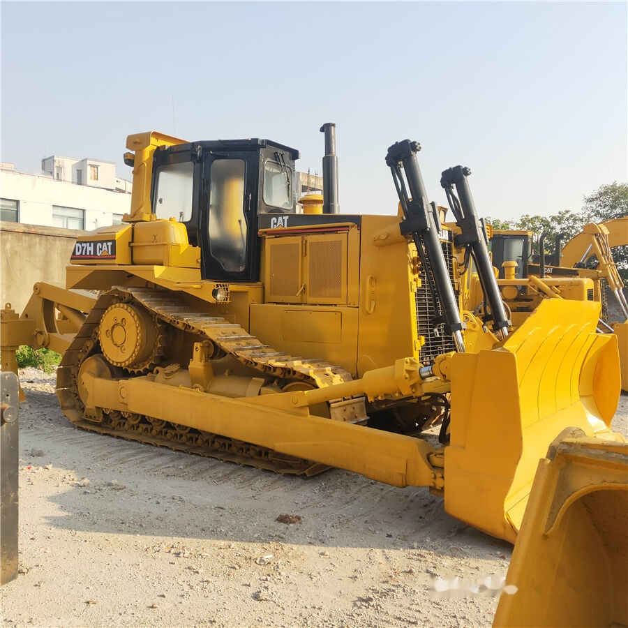 Caterpillar D7H - Máy ủi: hình 1 Caterpillar D7H - Máy ủi: hình 1