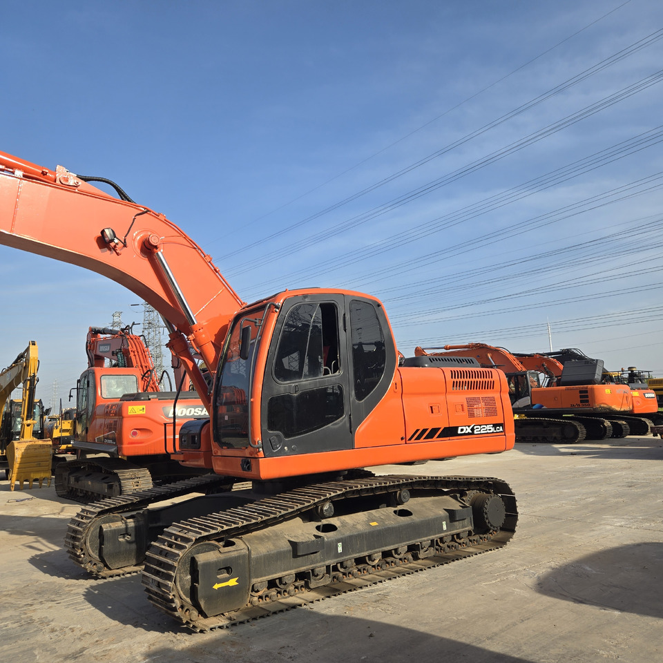 DOOSAN DX225LCA - Máy xúc bánh xích: hình 3 DOOSAN DX225LCA - Máy xúc bánh xích: hình 3