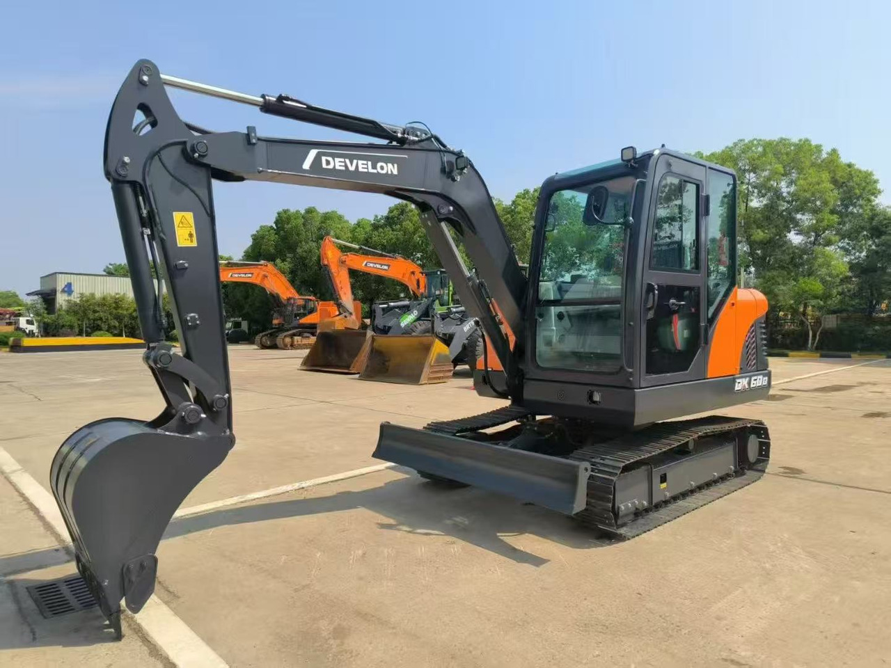 DOOSAN DX60D - Máy xúc mini: hình 3 DOOSAN DX60D - Máy xúc mini: hình 3