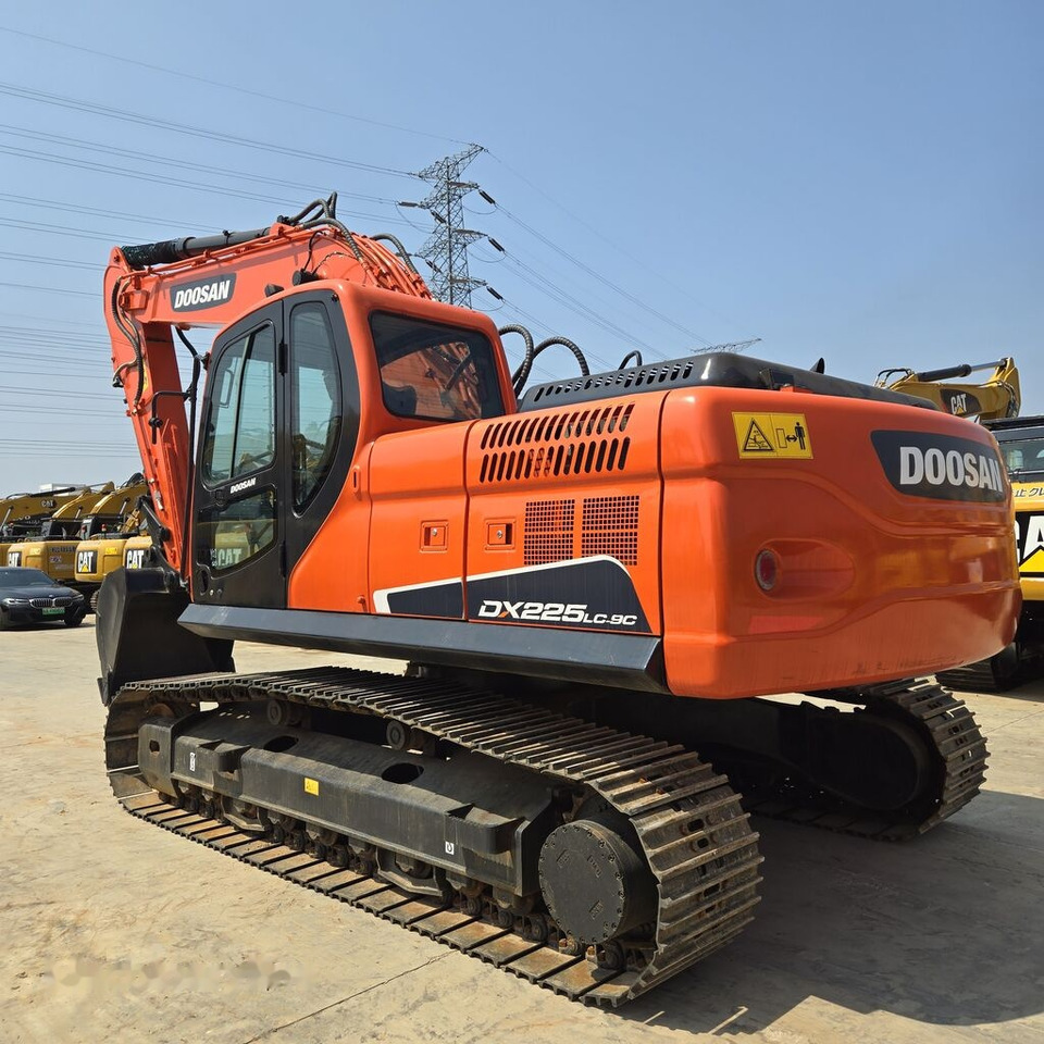 Doosan DX225 - Máy xúc bánh xích: hình 5 Doosan DX225 - Máy xúc bánh xích: hình 5