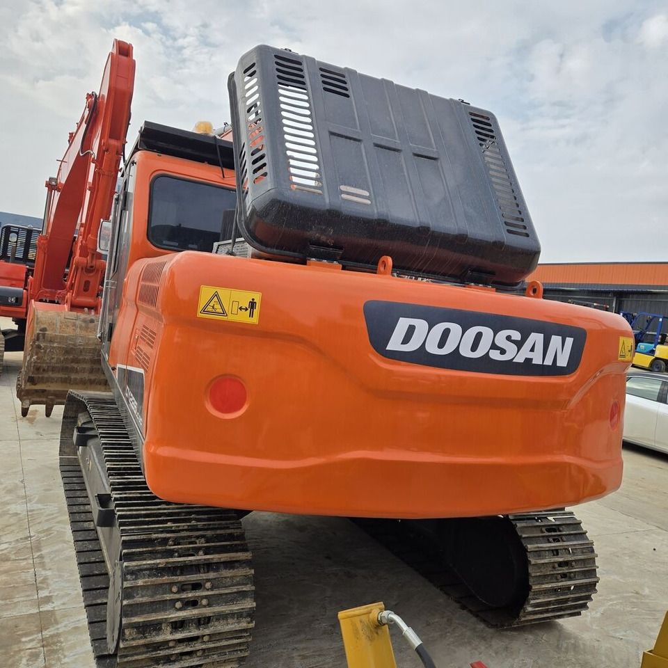 Doosan DX225LC - Máy xúc bánh xích: hình 2 Doosan DX225LC - Máy xúc bánh xích: hình 2