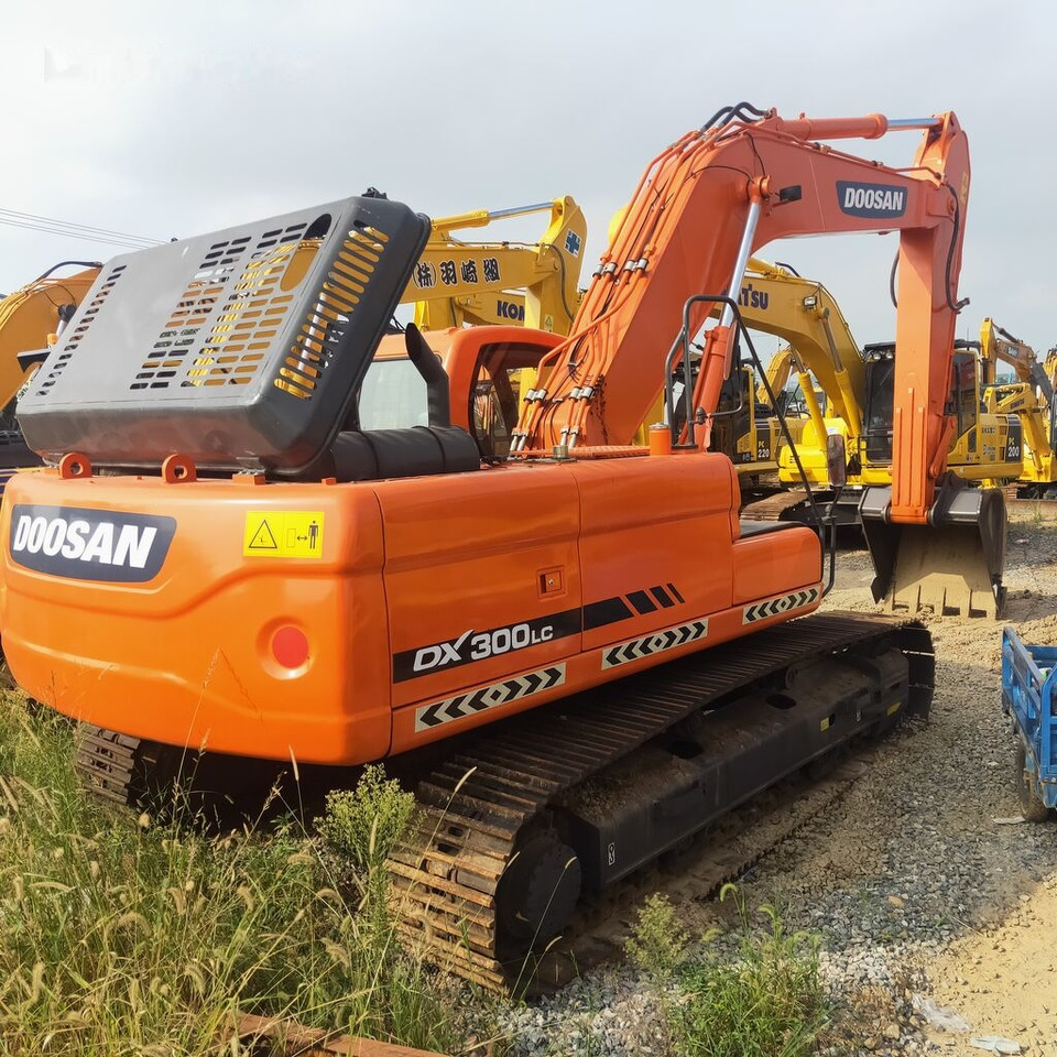 Doosan DX300LC - Máy xúc bánh xích: hình 2 Doosan DX300LC - Máy xúc bánh xích: hình 2