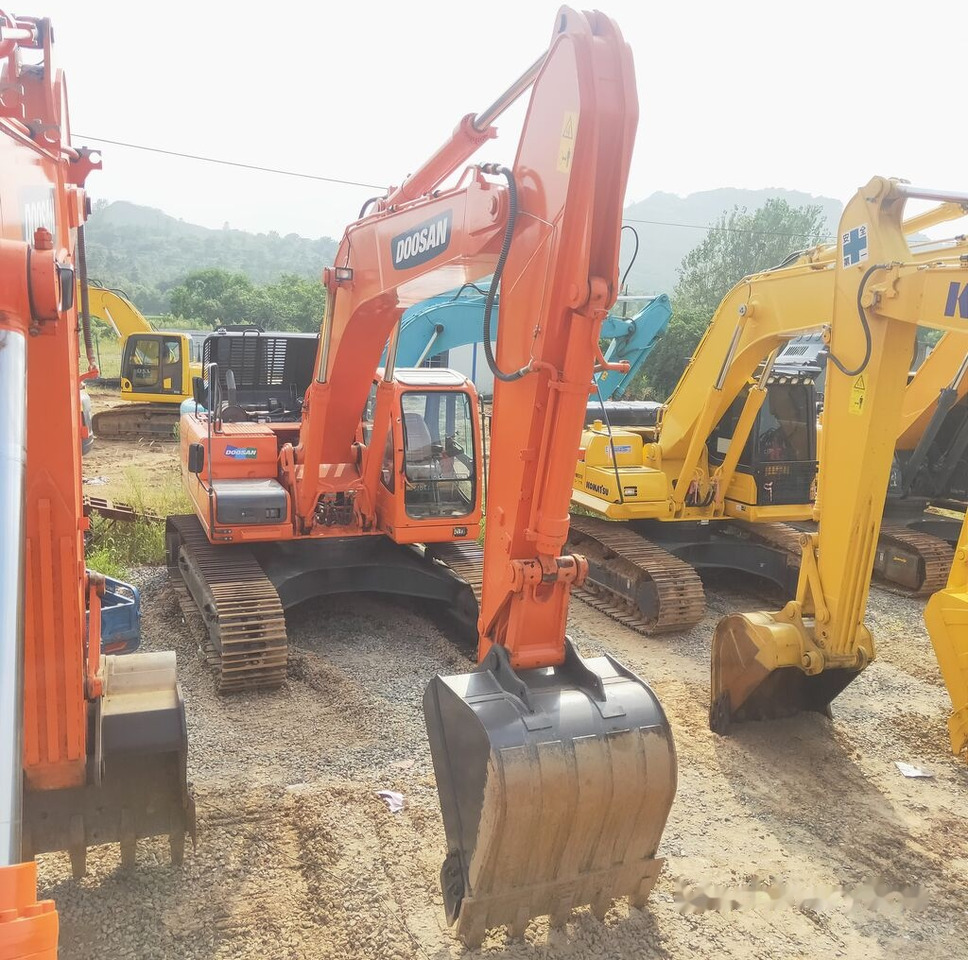 Doosan DX300LC - Máy xúc bánh xích: hình 5 Doosan DX300LC - Máy xúc bánh xích: hình 5