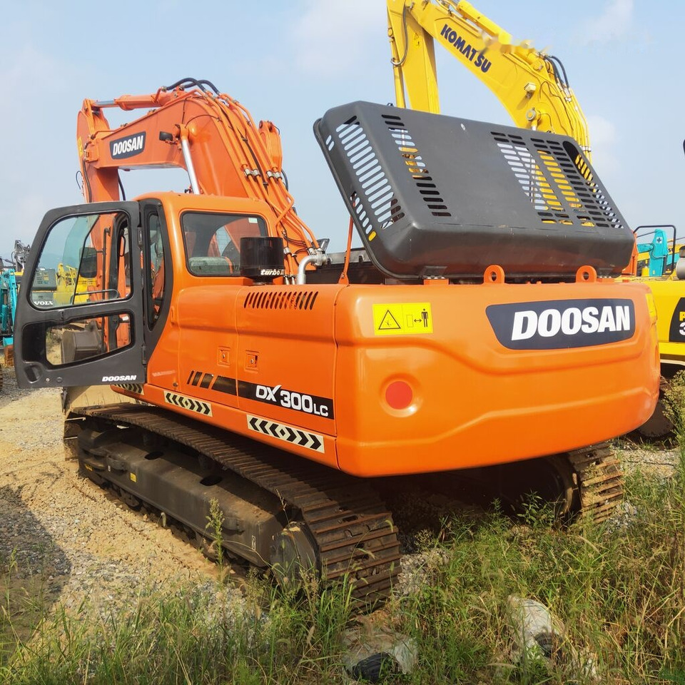 Doosan DX300LC - Máy xúc bánh xích: hình 1 Doosan DX300LC - Máy xúc bánh xích: hình 1