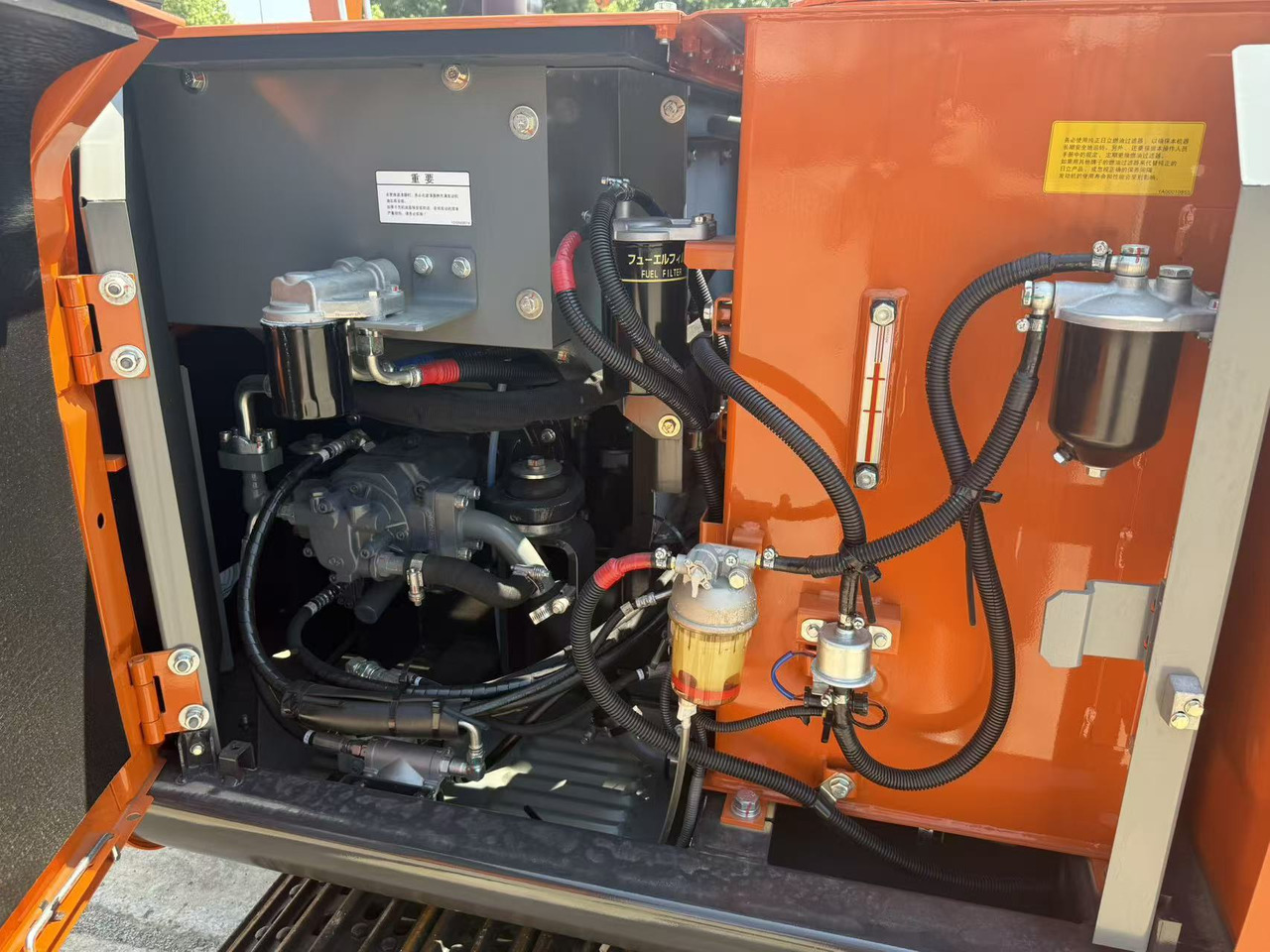 HITACHI ZX60 - Máy xúc: hình 5 HITACHI ZX60 - Máy xúc: hình 5