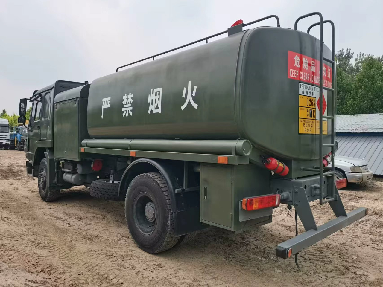 HOWO - Xe bồn: hình 5 HOWO - Xe bồn: hình 5
