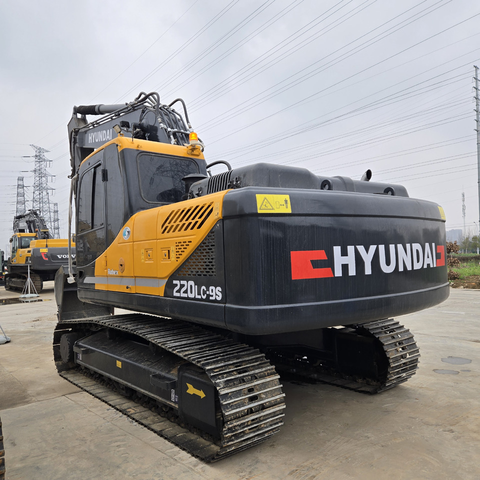 HYUNDAI R220LC-9S - Máy xúc bánh xích: hình 4 HYUNDAI R220LC-9S - Máy xúc bánh xích: hình 4