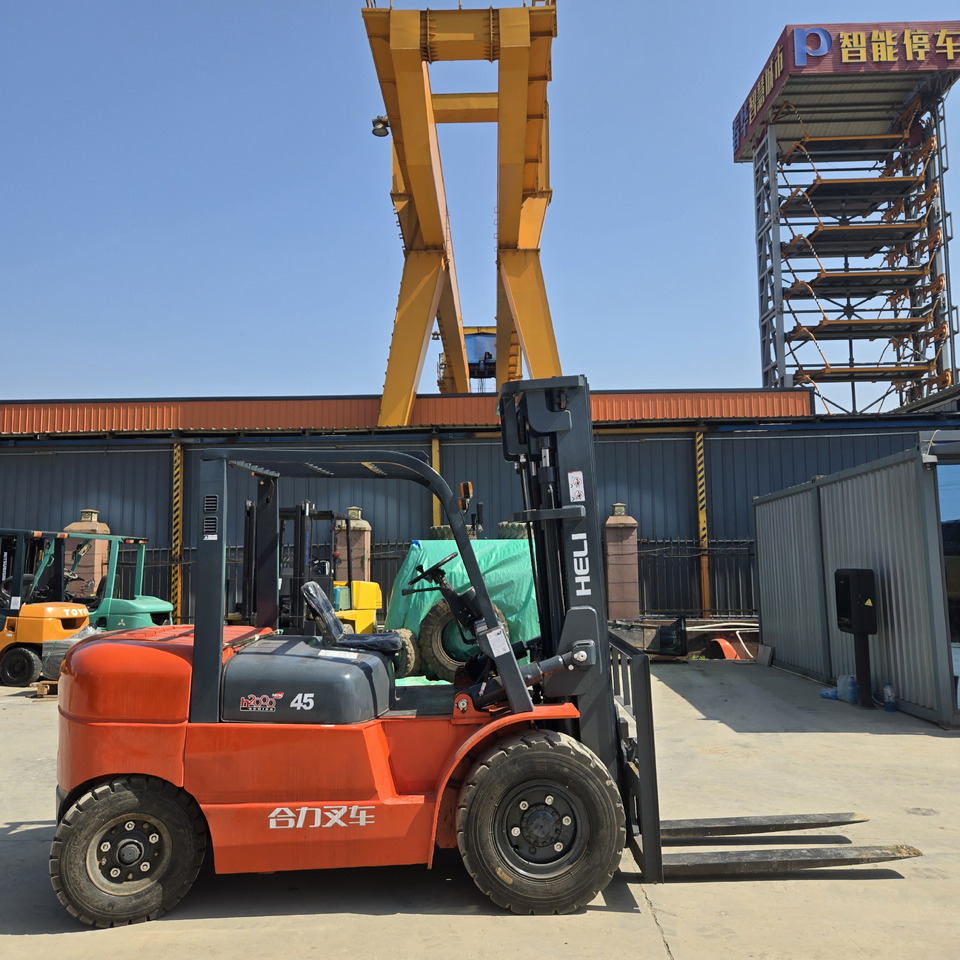 Heli CPCD45 - Xe nâng diesel: hình 5 Heli CPCD45 - Xe nâng diesel: hình 5