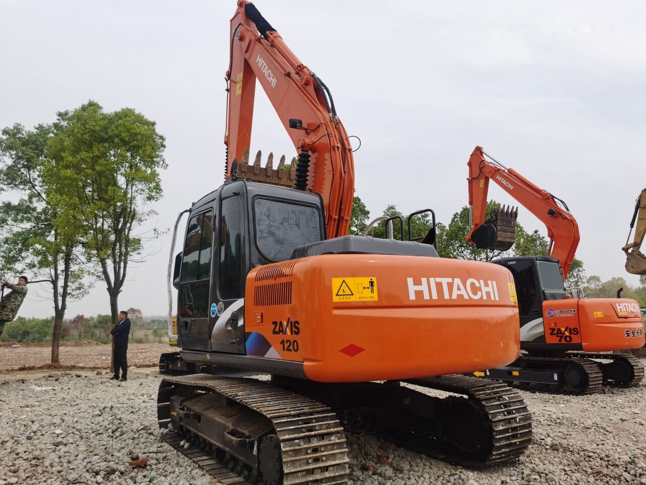 Hitachi ZX120 - Máy xúc bánh xích: hình 1 Hitachi ZX120 - Máy xúc bánh xích: hình 1