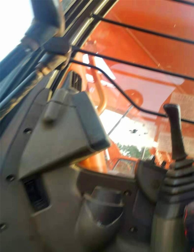 Hitachi ZX350HG - Máy xúc bánh xích: hình 4 Hitachi ZX350HG - Máy xúc bánh xích: hình 4