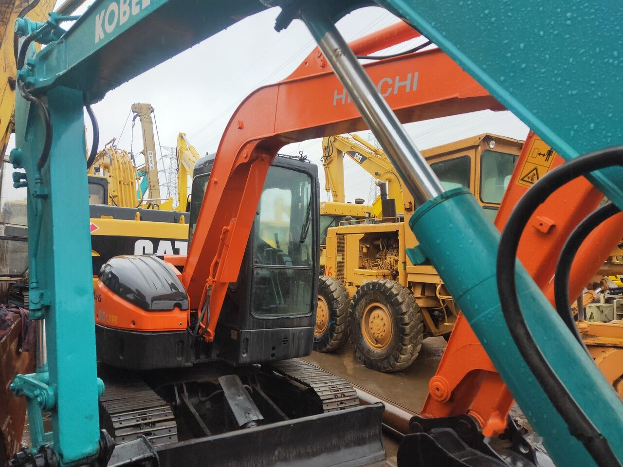 Hitachi ZX55 - Máy xúc mini: hình 3 Hitachi ZX55 - Máy xúc mini: hình 3