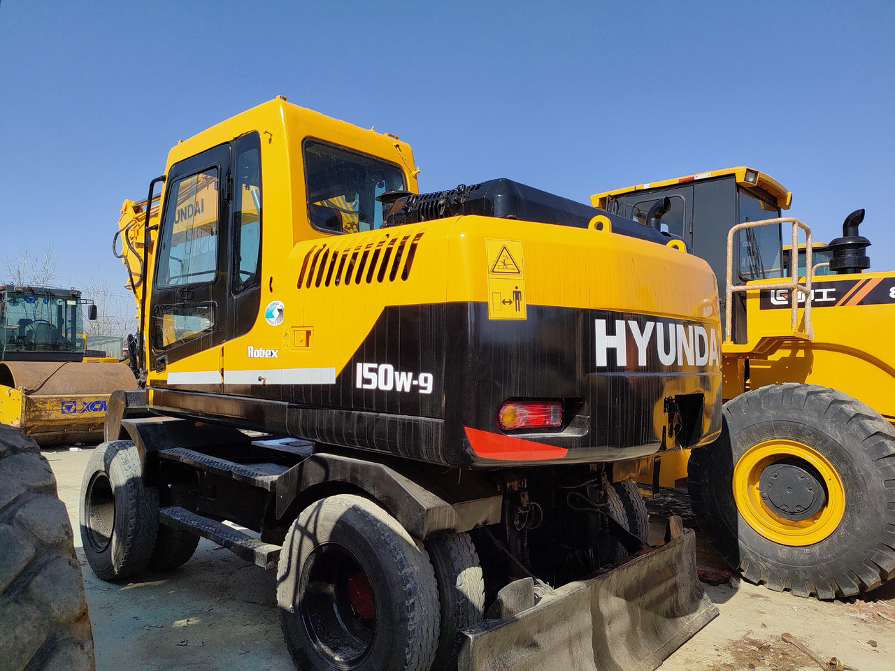Hyundai R150W-9 - Máy xúc bánh lốp: hình 3 Hyundai R150W-9 - Máy xúc bánh lốp: hình 3