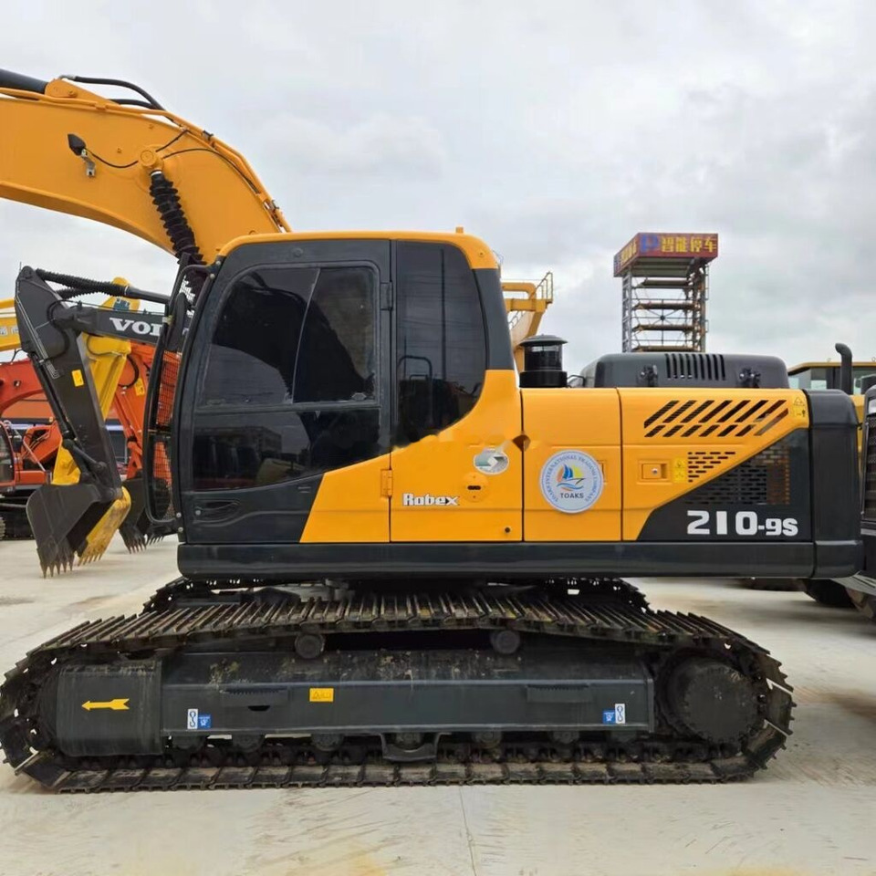 Hyundai R210-9S - Máy xúc bánh xích: hình 2 Hyundai R210-9S - Máy xúc bánh xích: hình 2