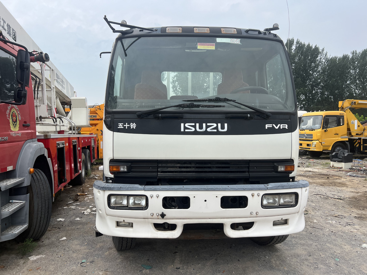 ISUZU Cargo truck - Xe ben: hình 2 ISUZU Cargo truck - Xe ben: hình 2