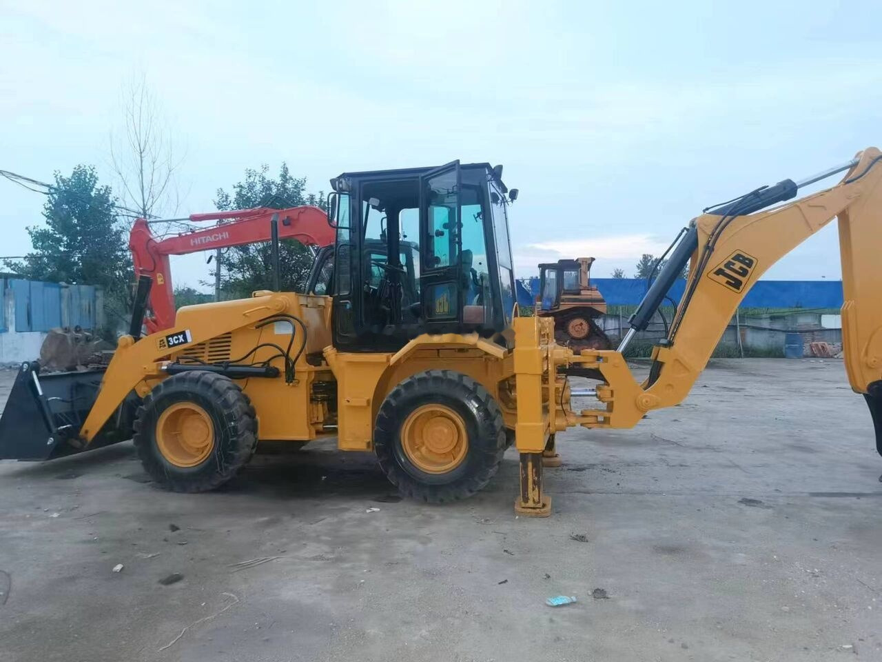 JCB 3CX - Máy xúc trước múc sau: hình 3 JCB 3CX - Máy xúc trước múc sau: hình 3