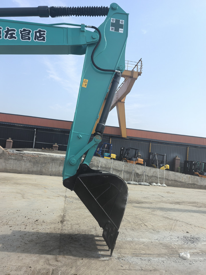 KOBELCO SK200 - Máy xúc bánh xích: hình 4 KOBELCO SK200 - Máy xúc bánh xích: hình 4
