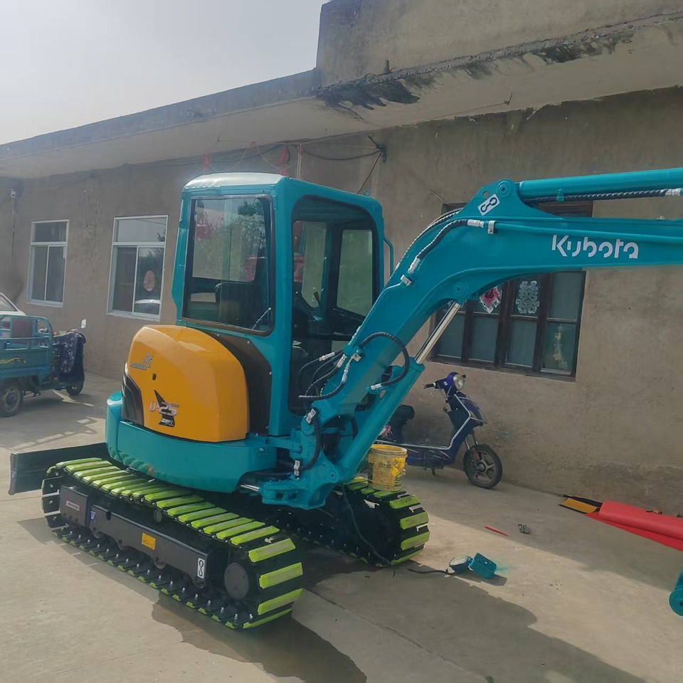 KUBOTA U25 - Máy xúc mini: hình 2 KUBOTA U25 - Máy xúc mini: hình 2
