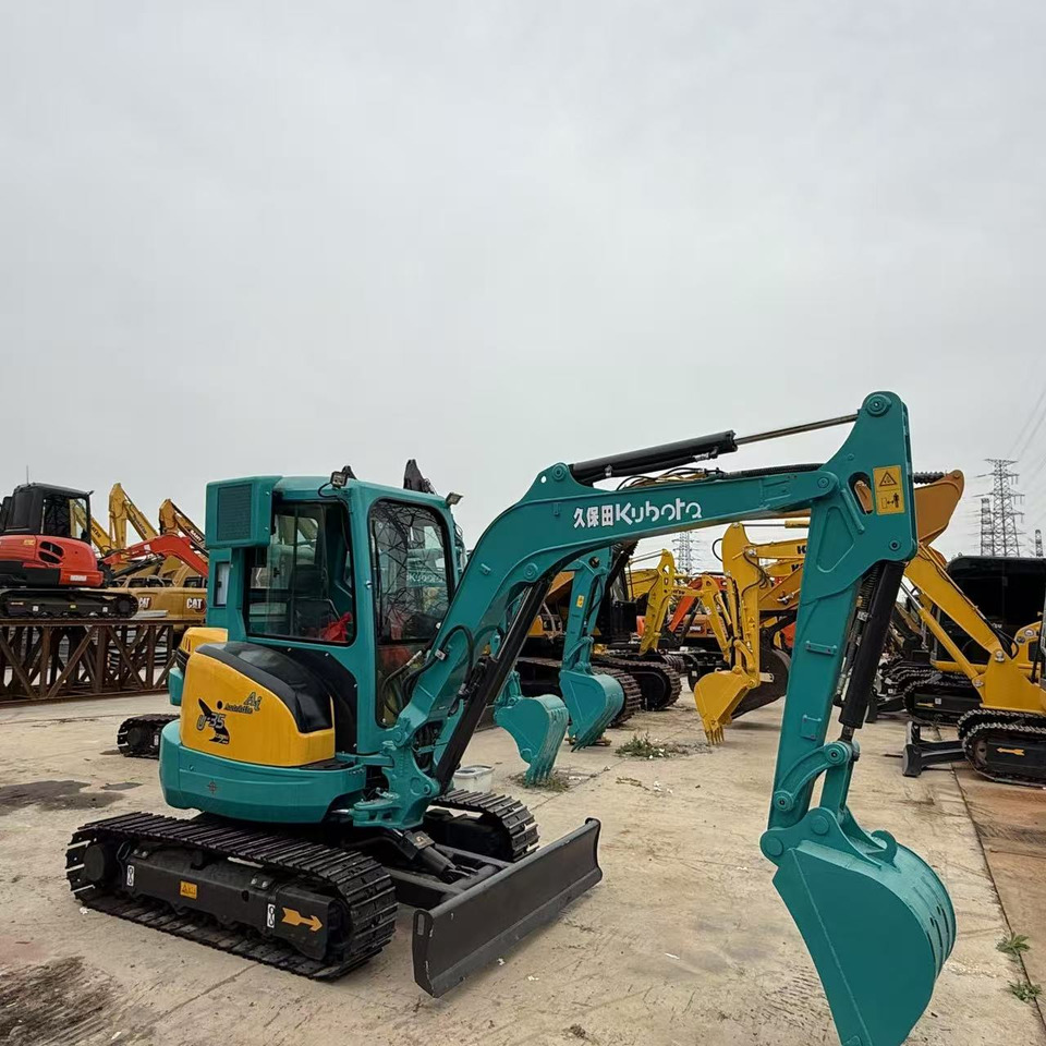 KUBOTA U35 - Máy xúc mini: hình 1 KUBOTA U35 - Máy xúc mini: hình 1