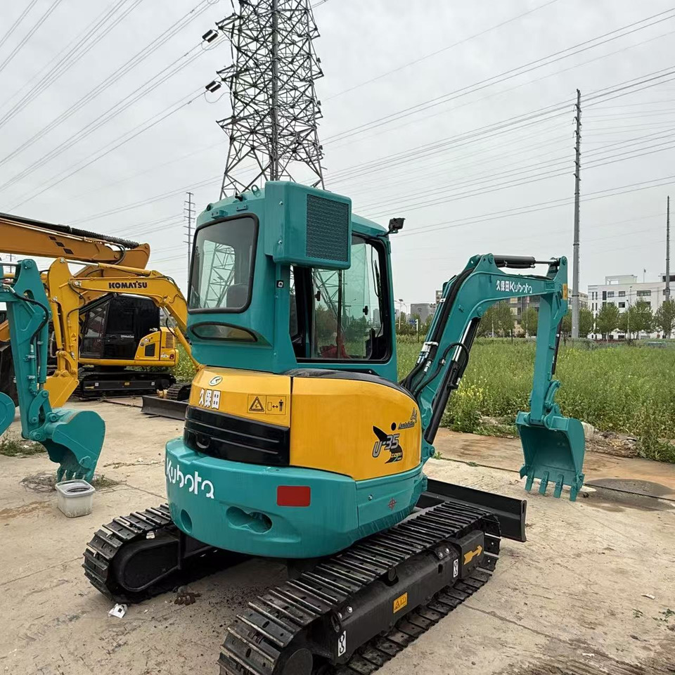 KUBOTA U35 - Máy xúc mini: hình 2 KUBOTA U35 - Máy xúc mini: hình 2