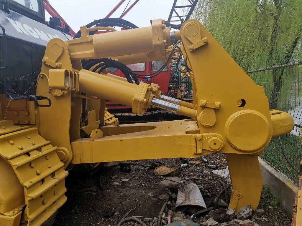 Komatsu D155A-2 - Máy ủi: hình 3 Komatsu D155A-2 - Máy ủi: hình 3